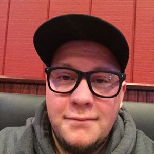 Meet your Posher, Cory